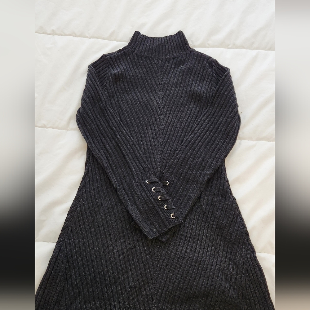 GRAY SWEATER DRESS SIZE XS FITS S AS WELL